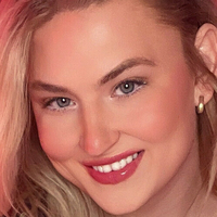 kloebby Nude