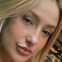 Lariws Nude